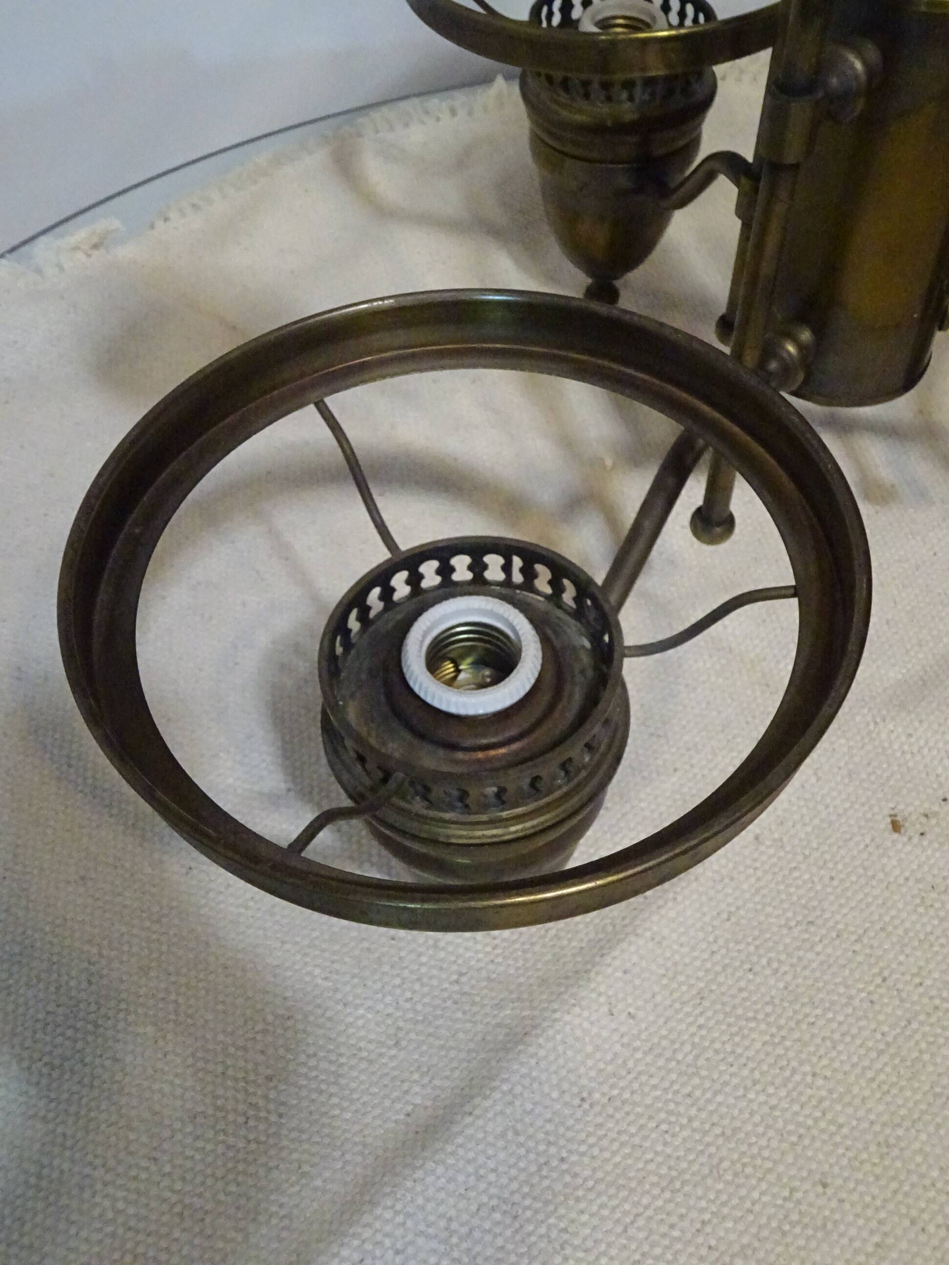 Large 3-light chandelier in glass, opaline and brass