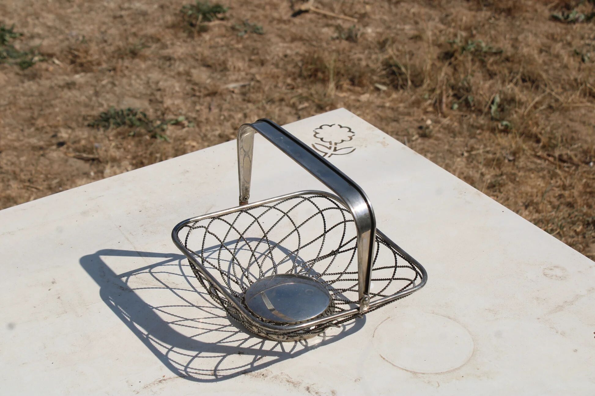 Vintage silver twisted metal basket – Foldable handle