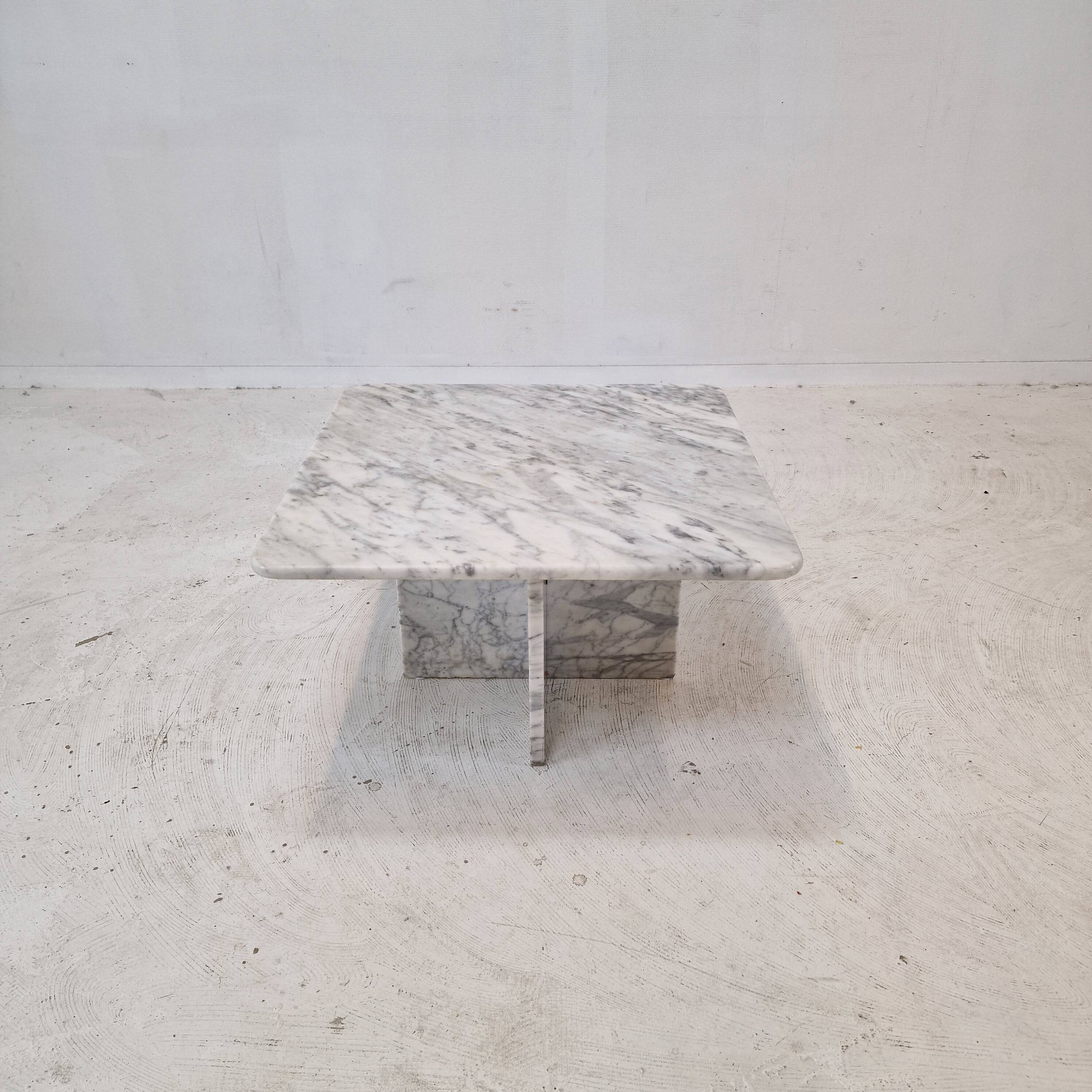 Italian carrara marble coffee table, 1980s