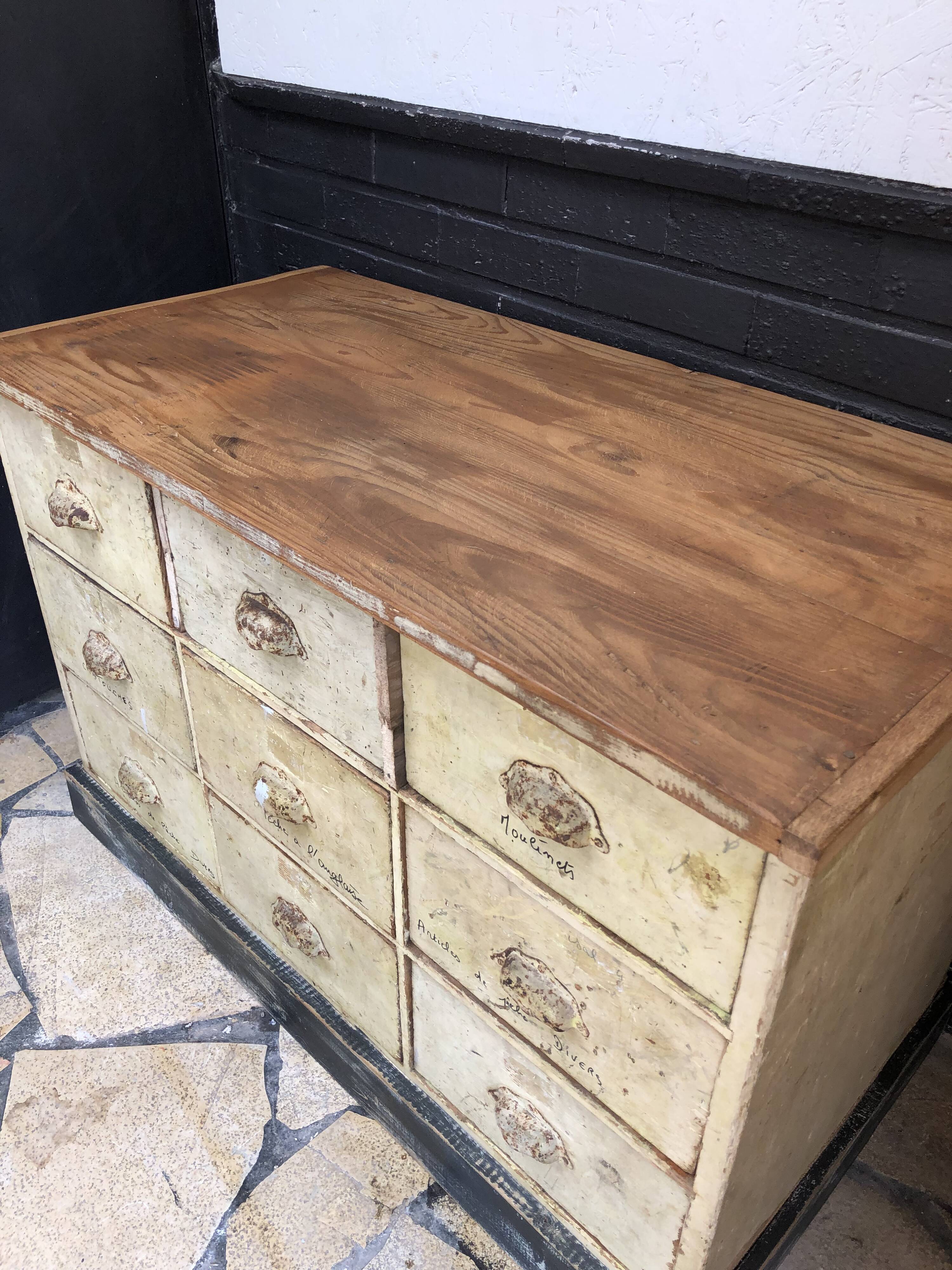 Trade cabinet with drawers