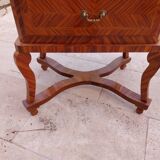 Commodes sur pieds