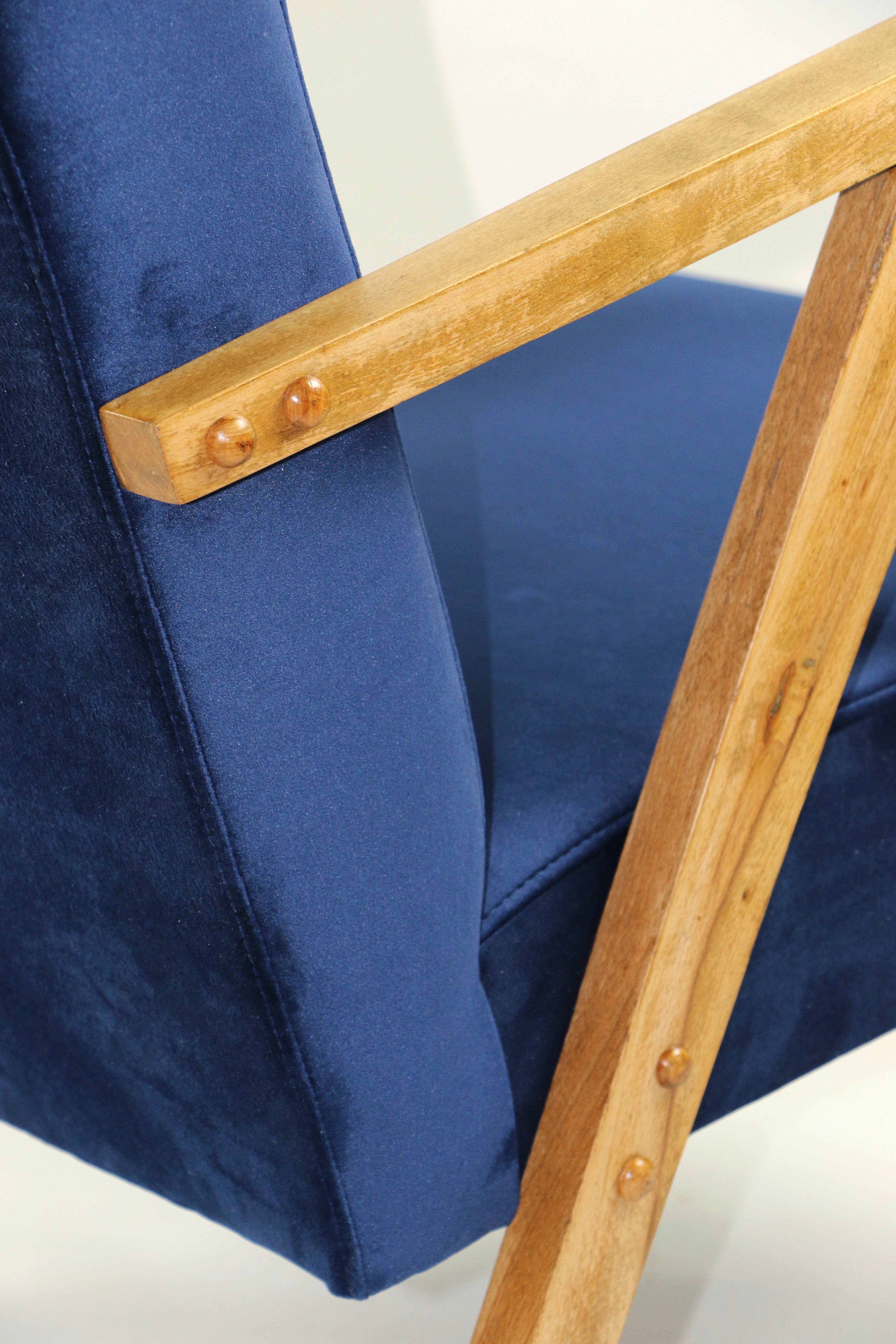 Fauteuils en velours bleu 1970