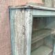 Petite vitrine en bois laqué vert