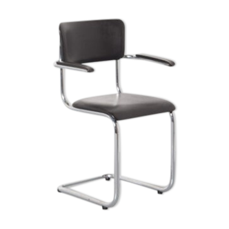 Tubax cantilever chair with black armrest