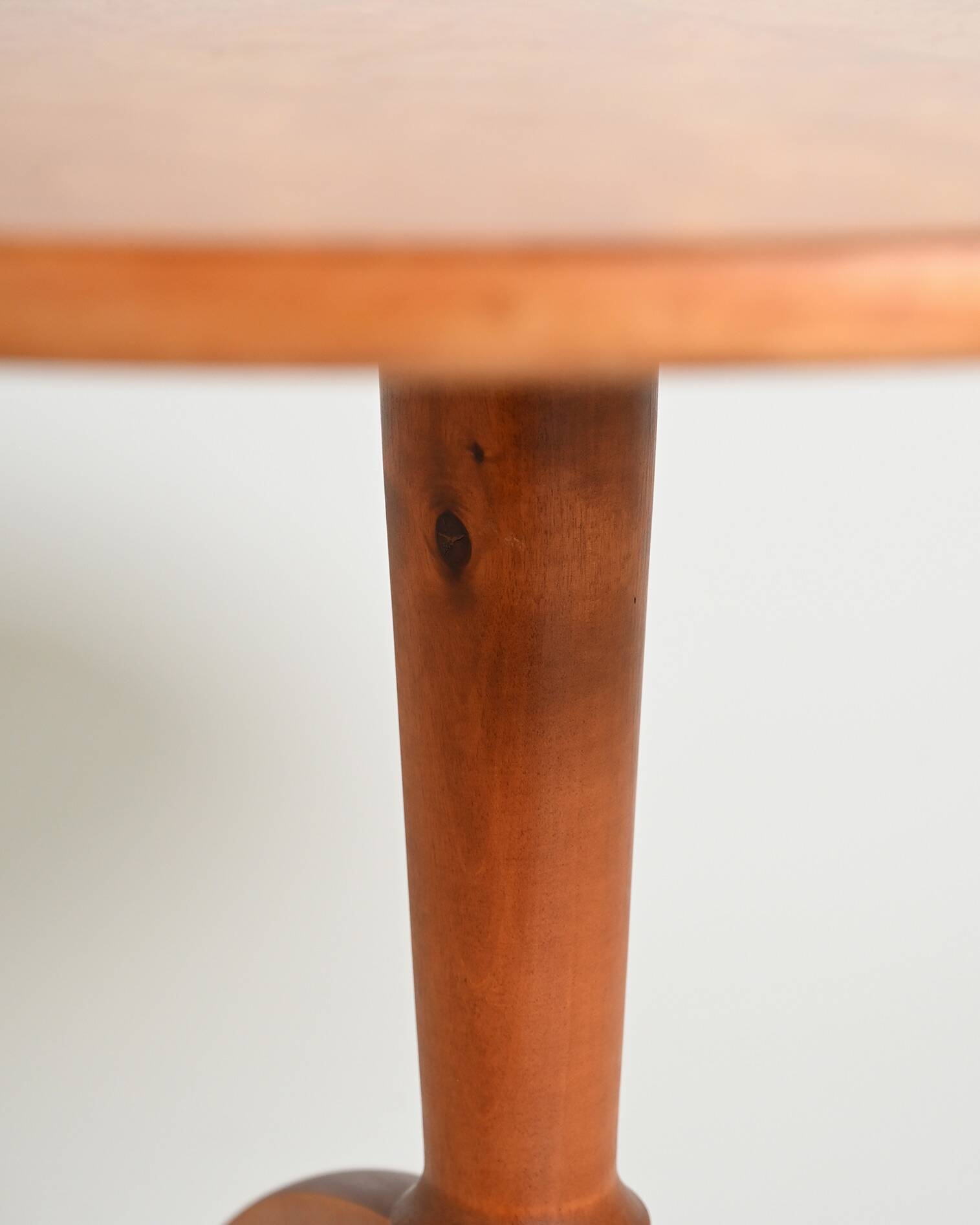 Table basse en bois d'orme, années 1940