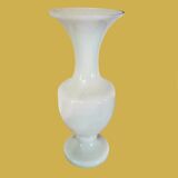 Vase en opaline