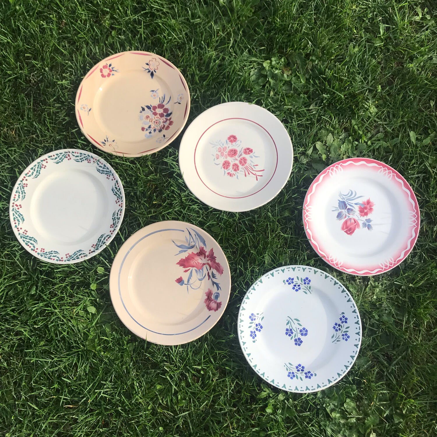 6 mismatched vintage plates