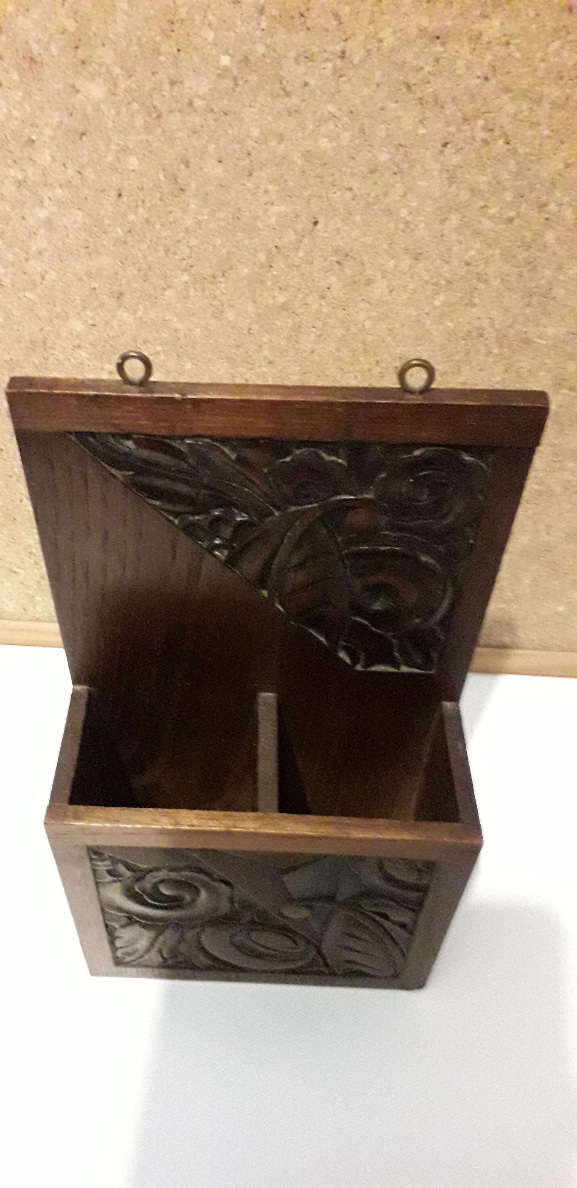 Storage box of brushes with clothes in carved wood Art Deco