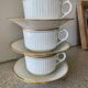 3 tasses à thé ou chocolat Blanche et doré