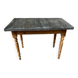 Zing bistro table