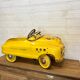 Voiture à pedale pour enfant vintage