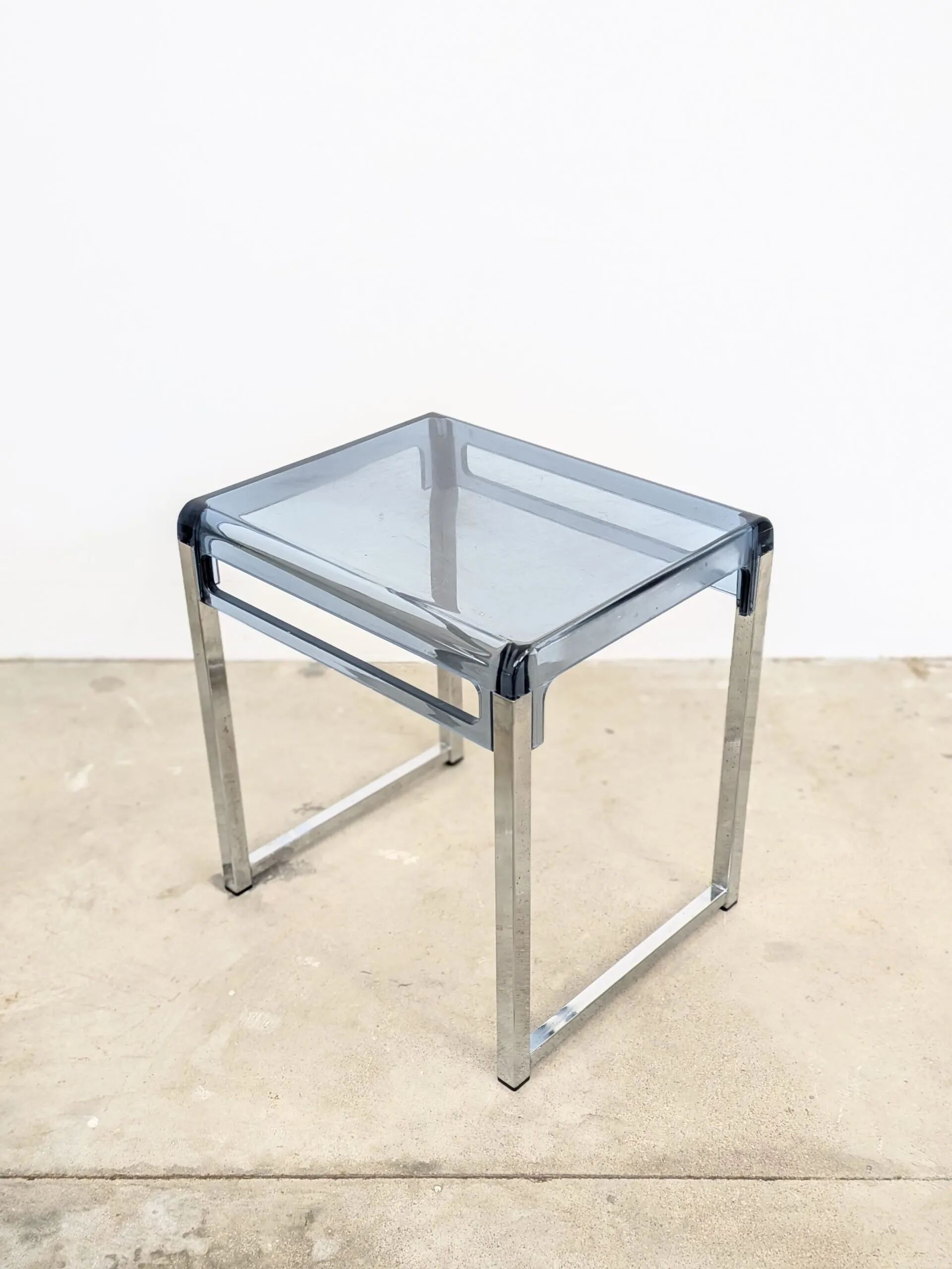 Lot de 2 tables d’appoint Marc Berthier années 60
