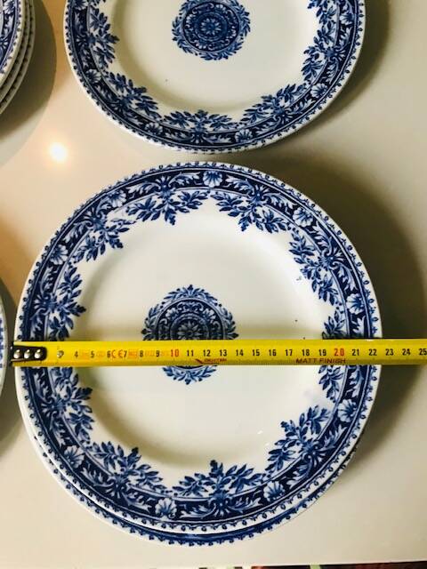 Set of 8 Luneville Mazarin plates