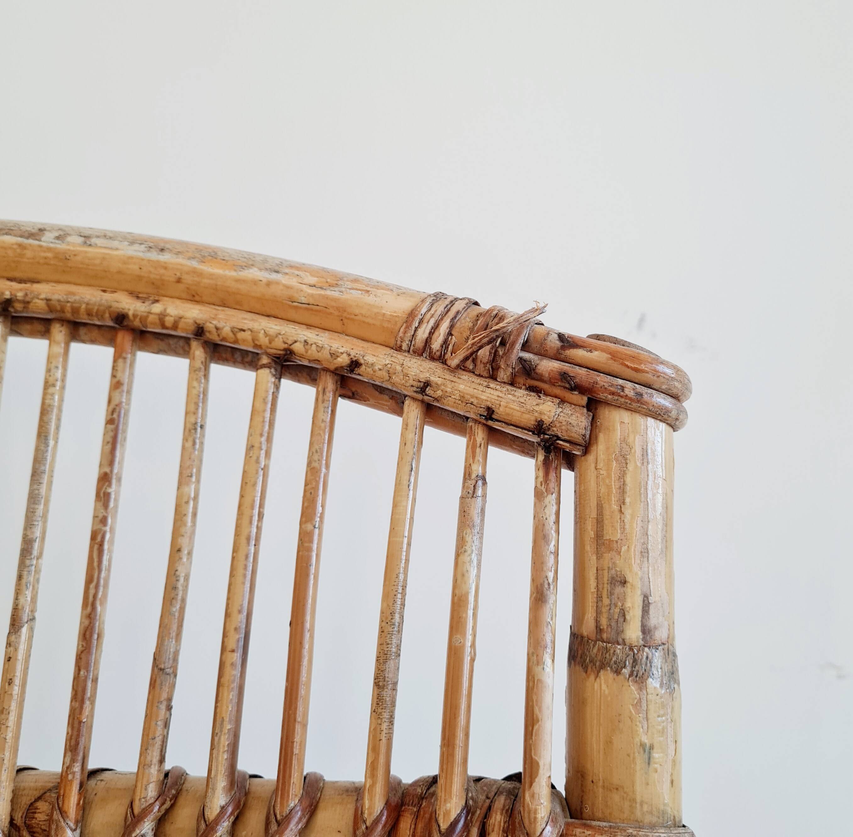 Paire de fauteuils anciens en rotin