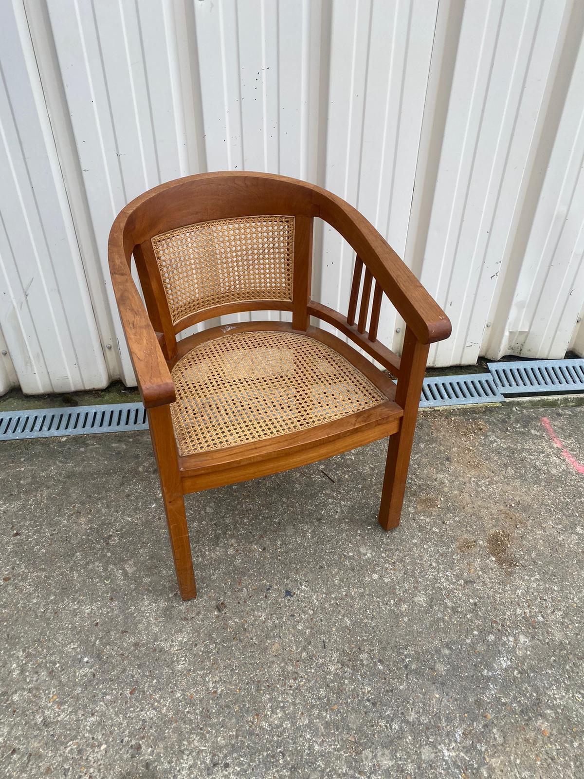 Colonial armchair canage