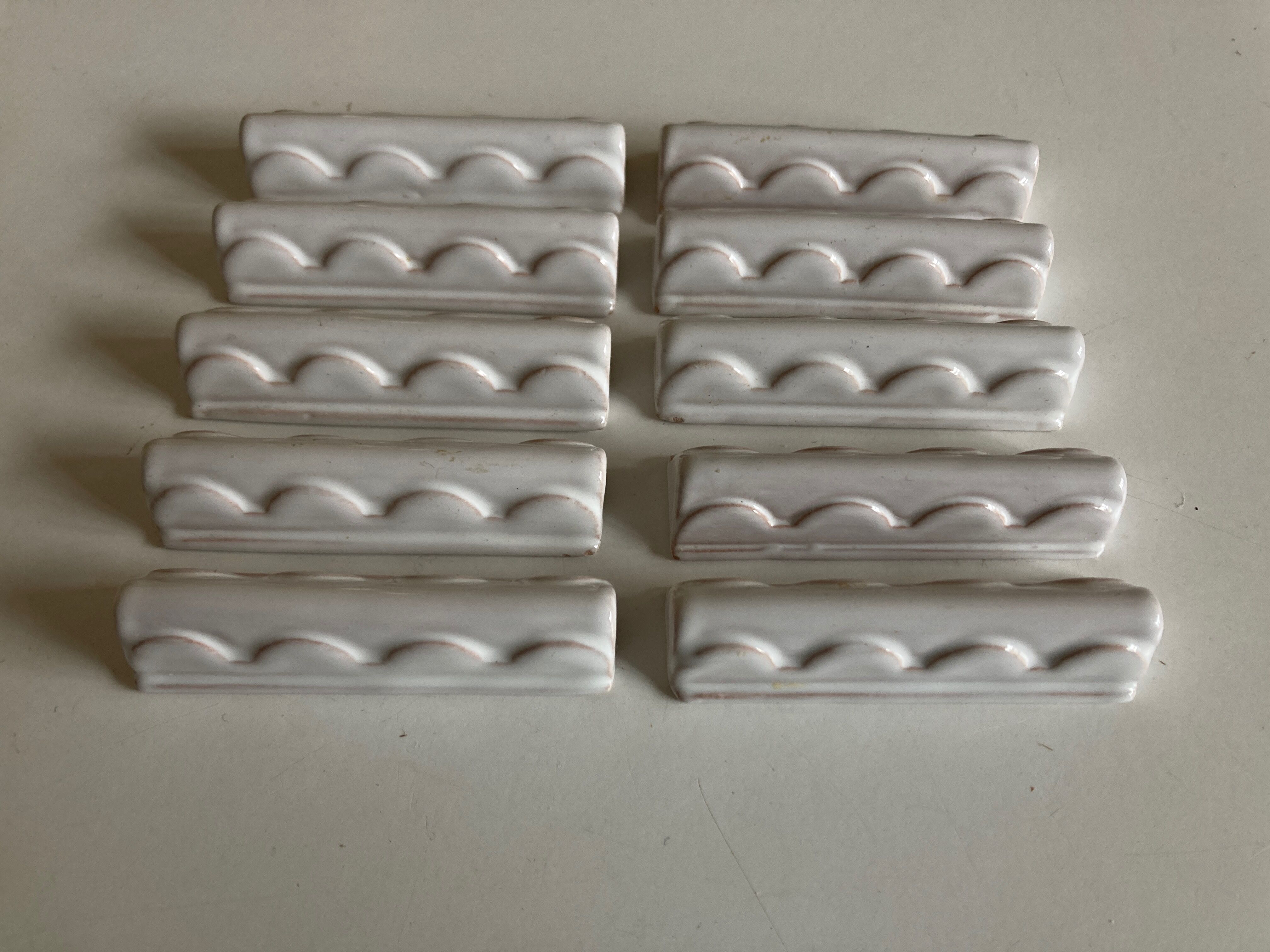Set of 10 knife holders festoons in glazed clay Pierre Motton in Gien 1960