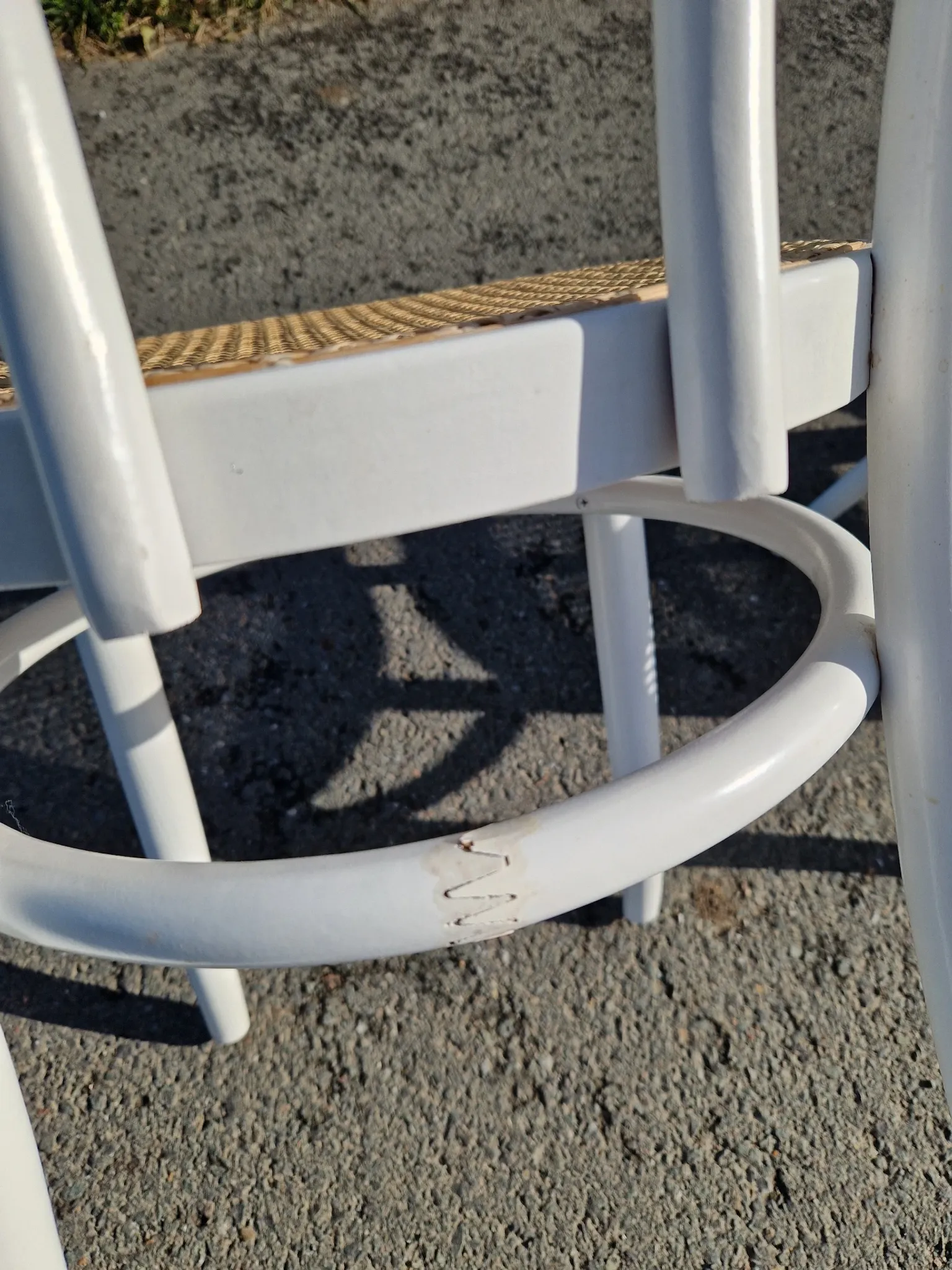 Lot de 4 chaises en bois tournés et cannage 