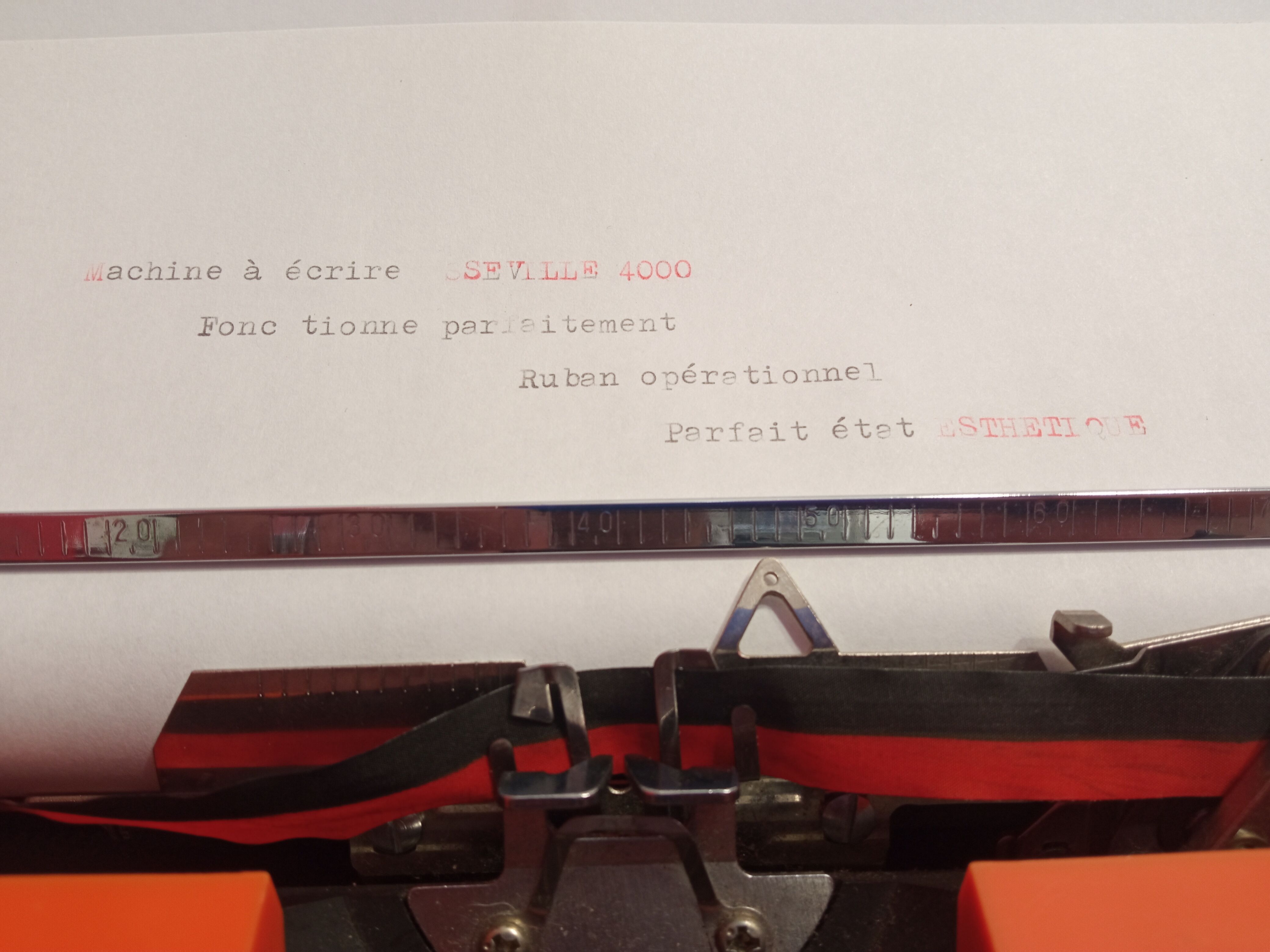 Typewriter Seville 4000