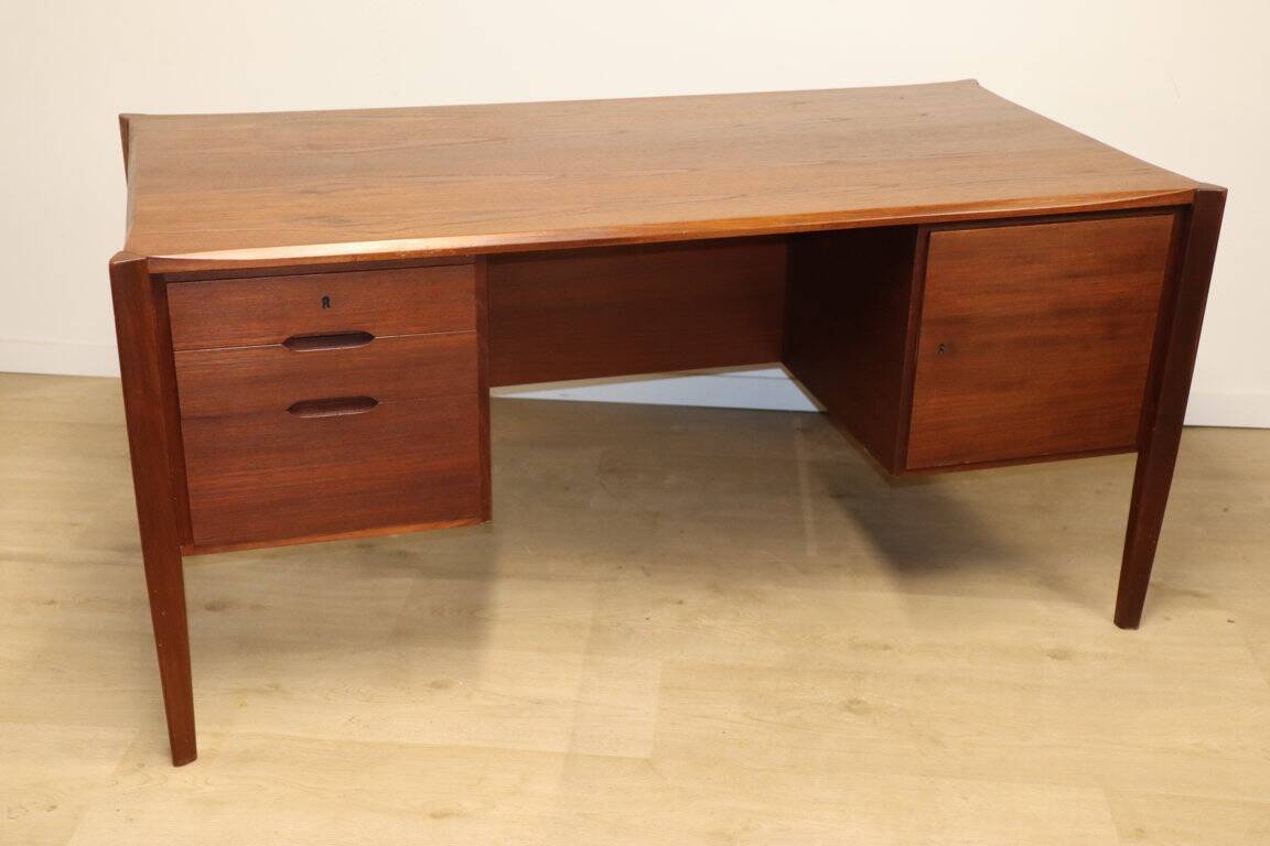 Vintage desk by Wilhelm Renz in double-sided teak, 1960s