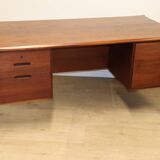 Vintage desk by Wilhelm Renz in double-sided teak, 1960s