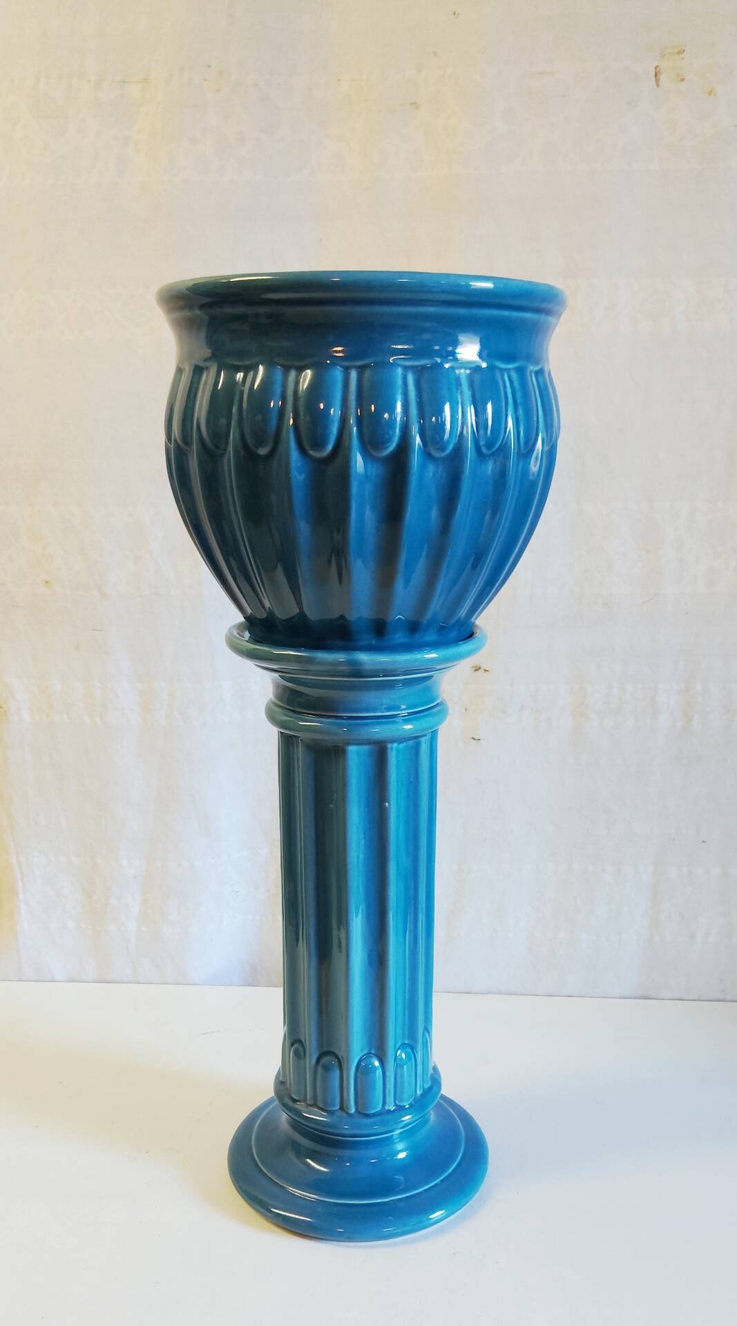 Column and basin in Art Deco style in blue glazed ceramic - mid 20th century.