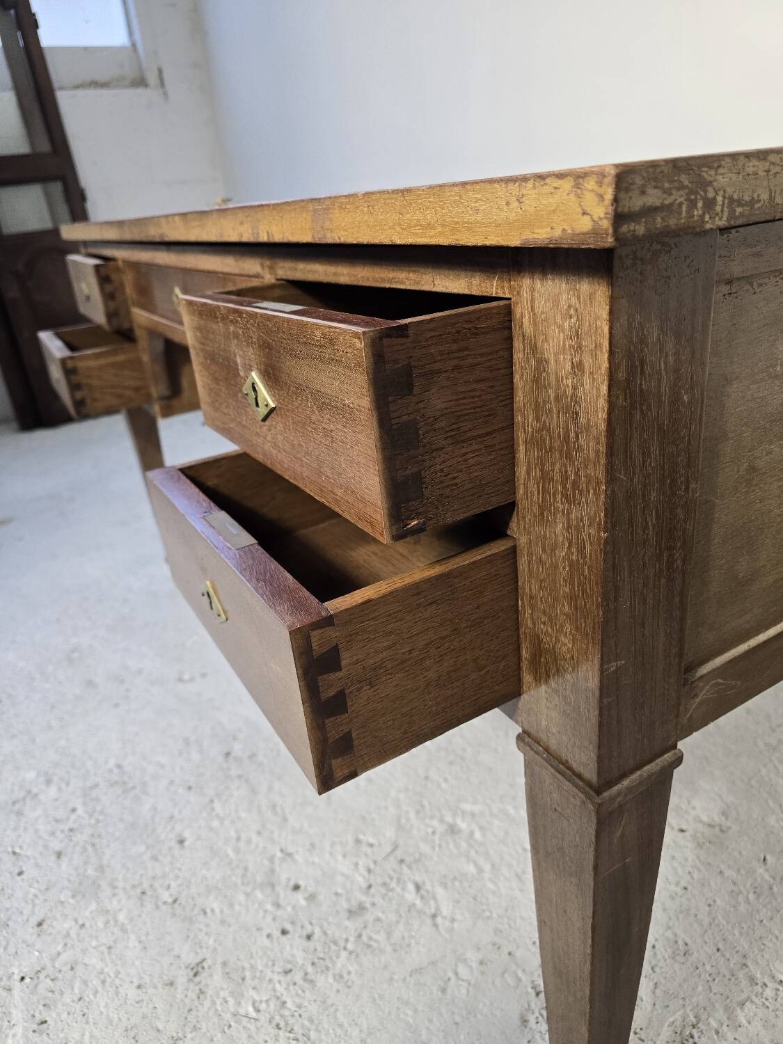 Bureau plat double face en acajou, style Louis XVI – XIXᵉ siècle