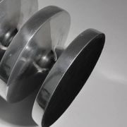 Paire de bougeoirs en aluminium avec bordure