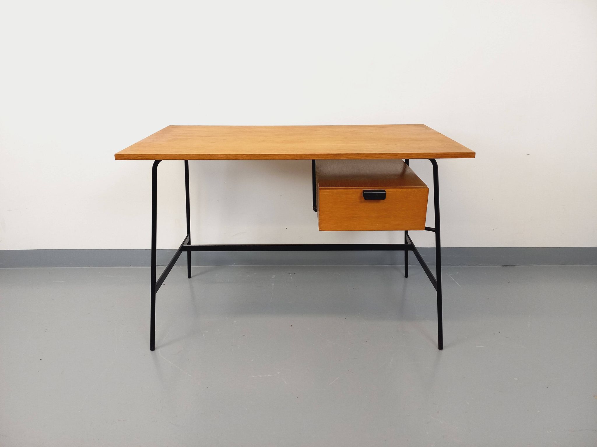 Pierre Paulin vintage modernist desk in oak wood and black metal