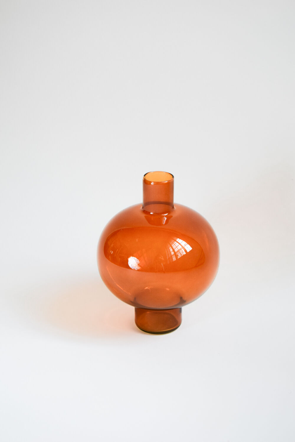 Amber round vase