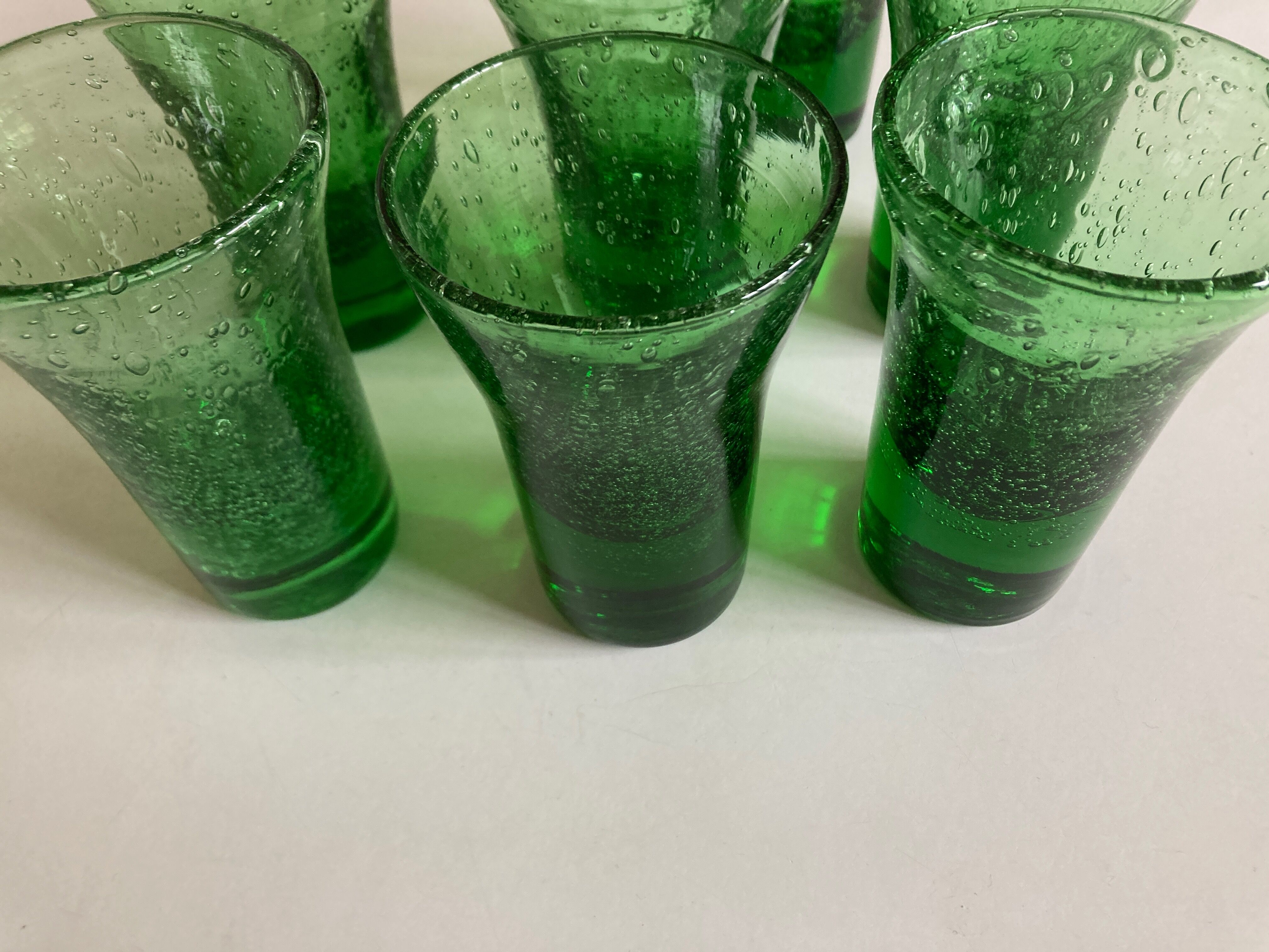 Set de 7 verres gobelets massifs de Biot 1960
