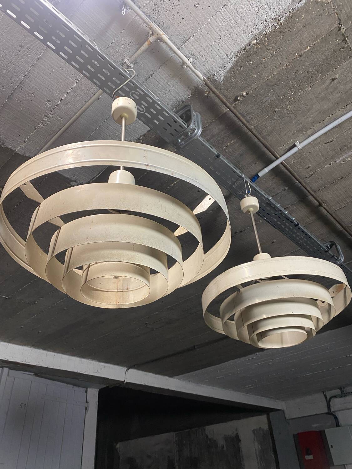 Vintage 1960s Metal Pendant Light – Design