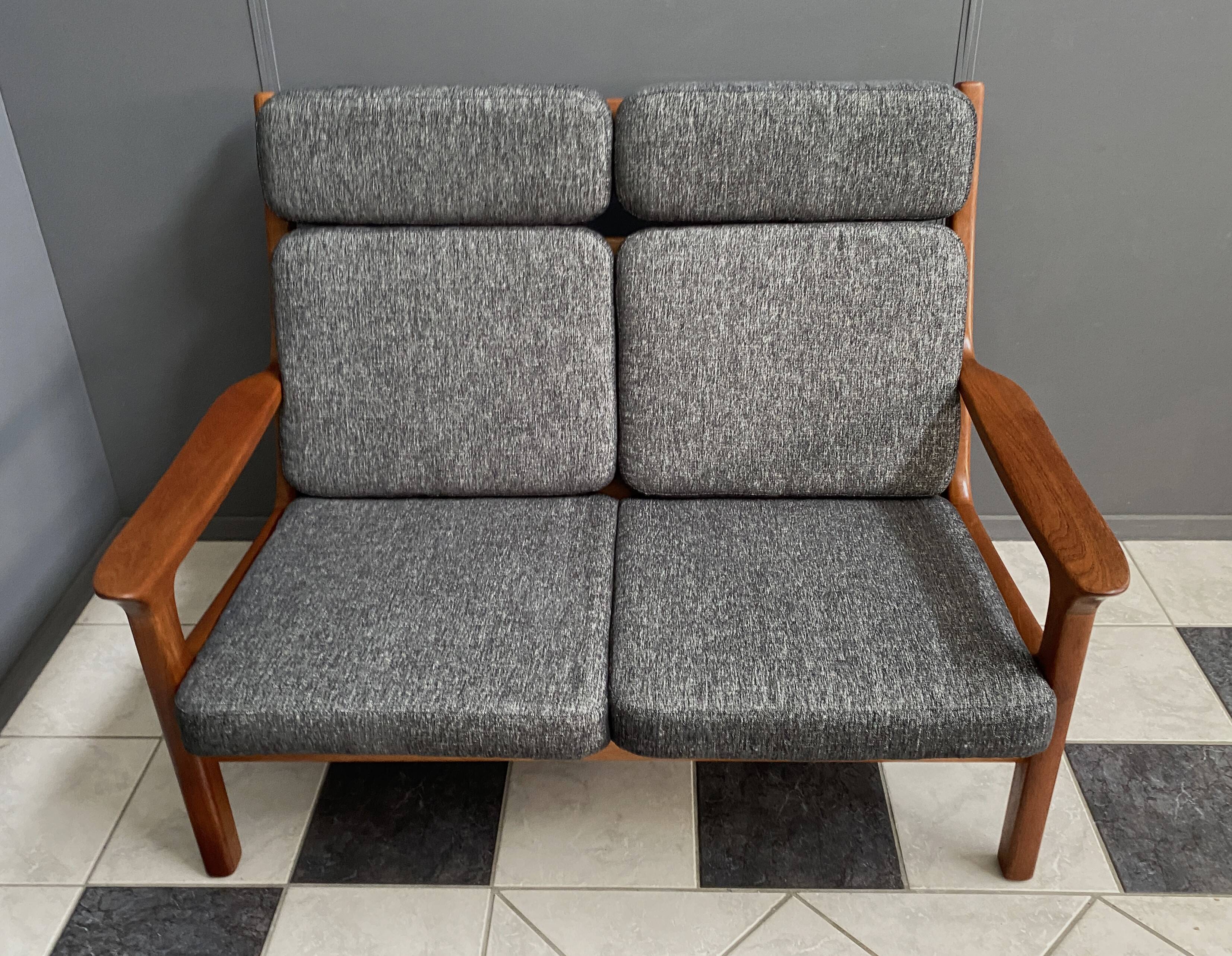 Teak 2 seat sofa by Juul Kristensen for Glostrup Denmark