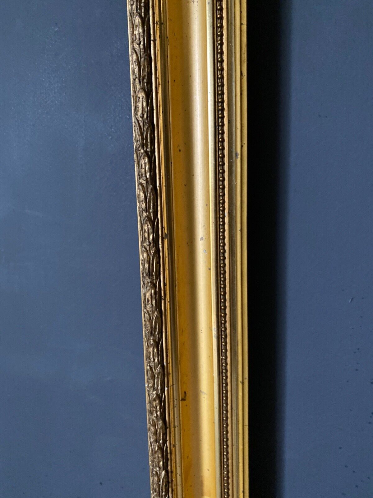 Gild frame nineteenth stucco decor of rinceaux