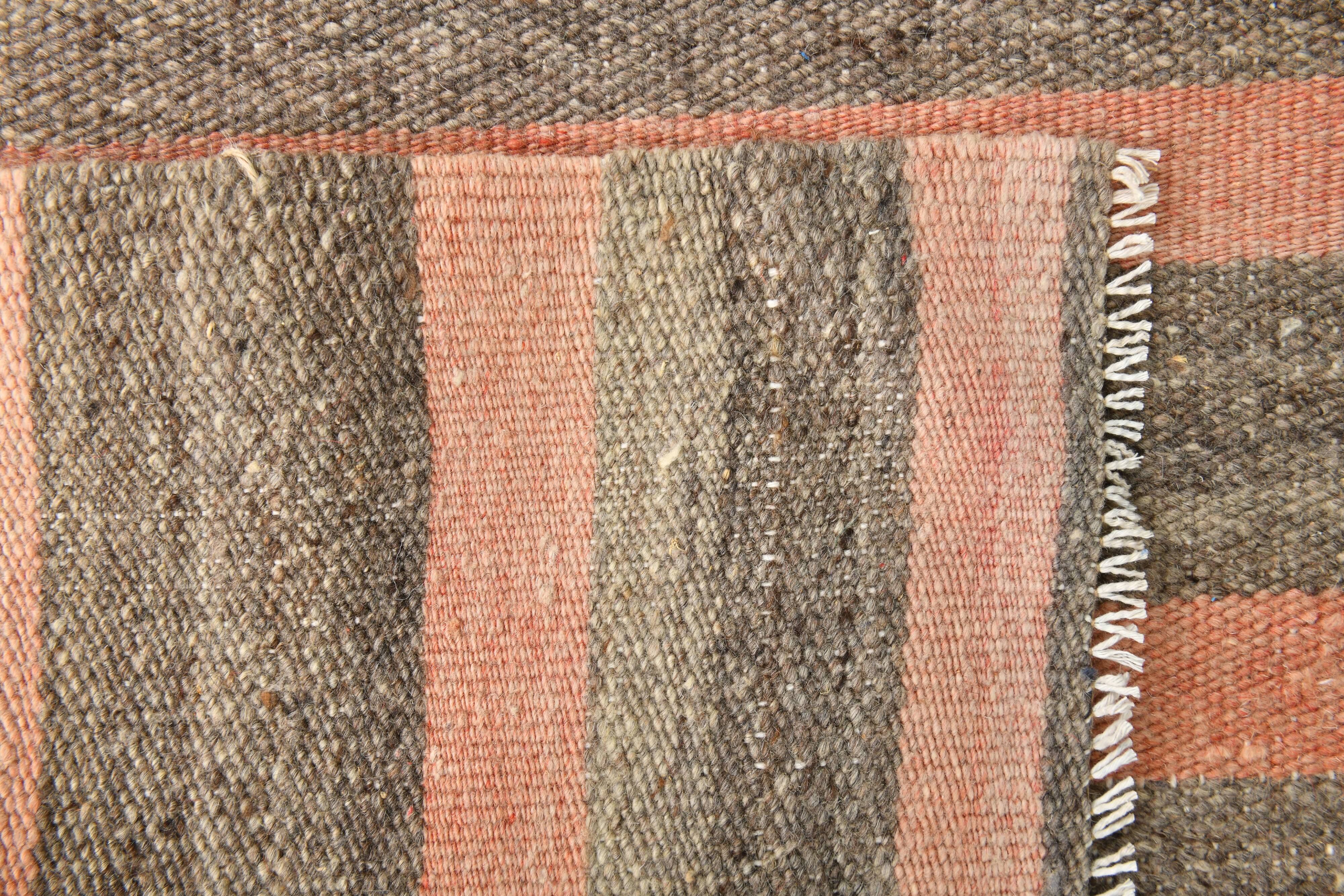 Tapis kilim turc saumon et marron 4x5, 134x164 cm