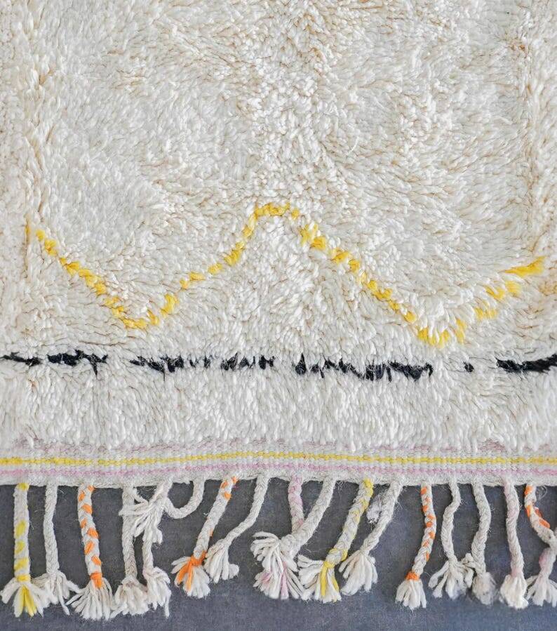 Moroccan wool rug decorated 200cm x 300cm