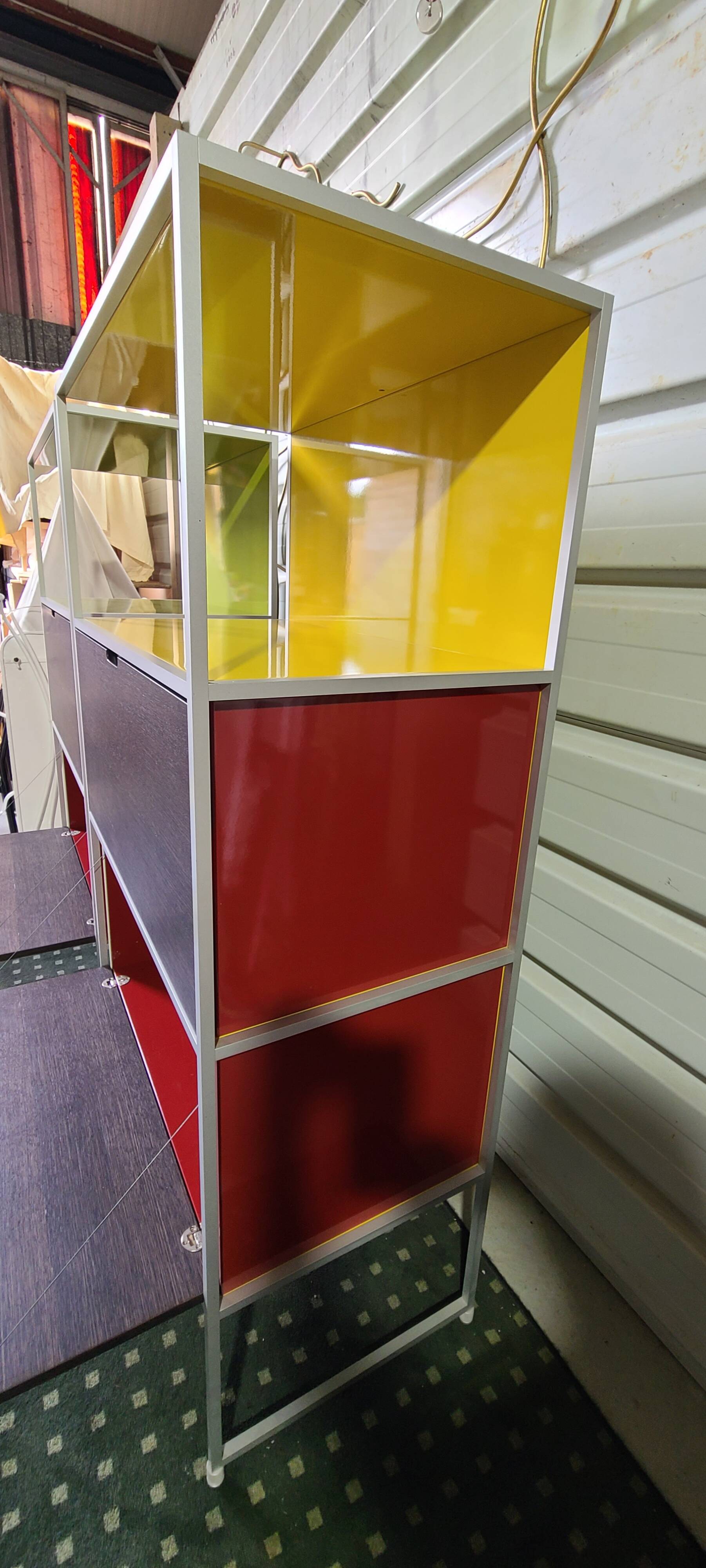 Libraries of B&B Italia, 2005