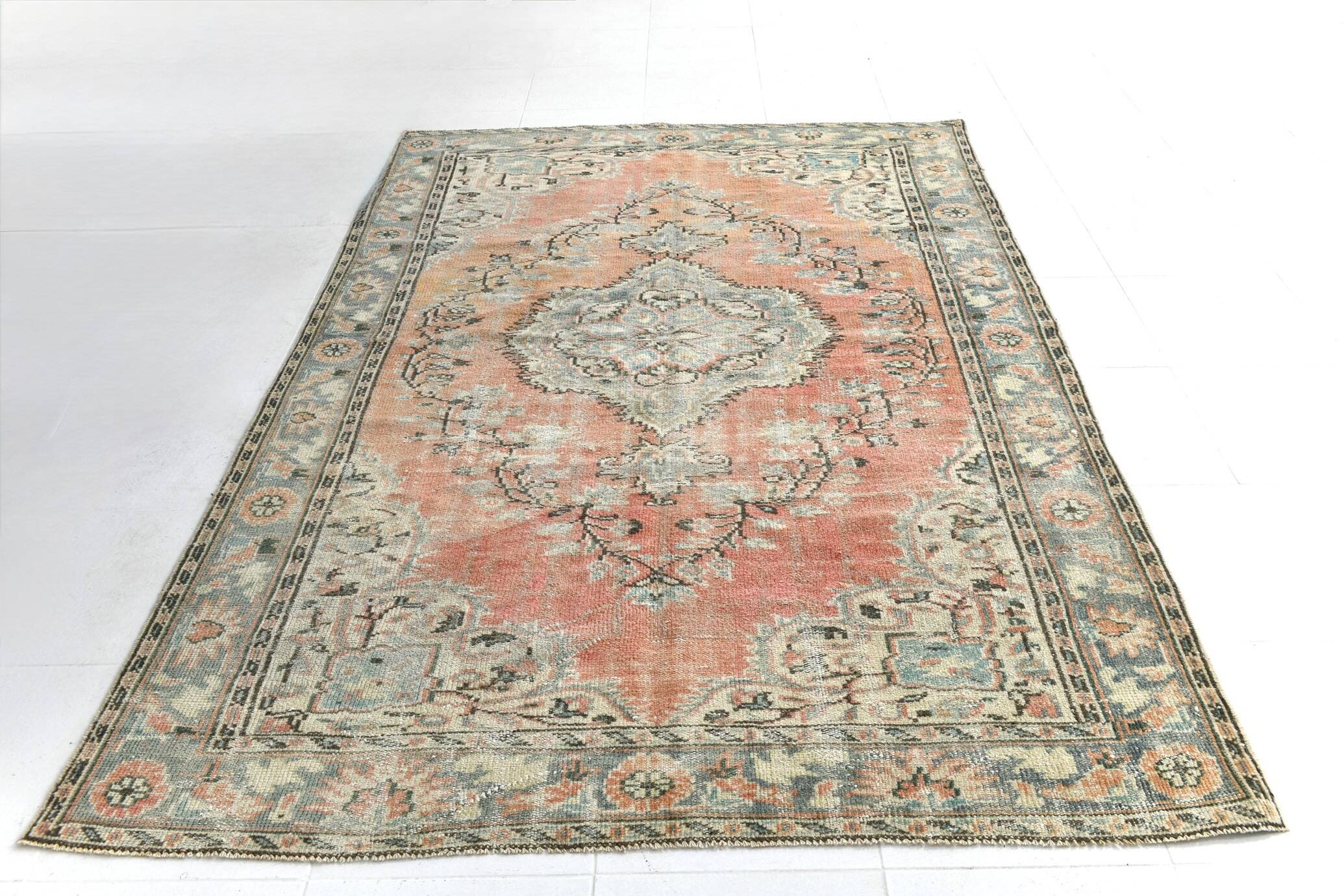 Red & Cream Classic Pattern Vintage Rug, 180x261Cm