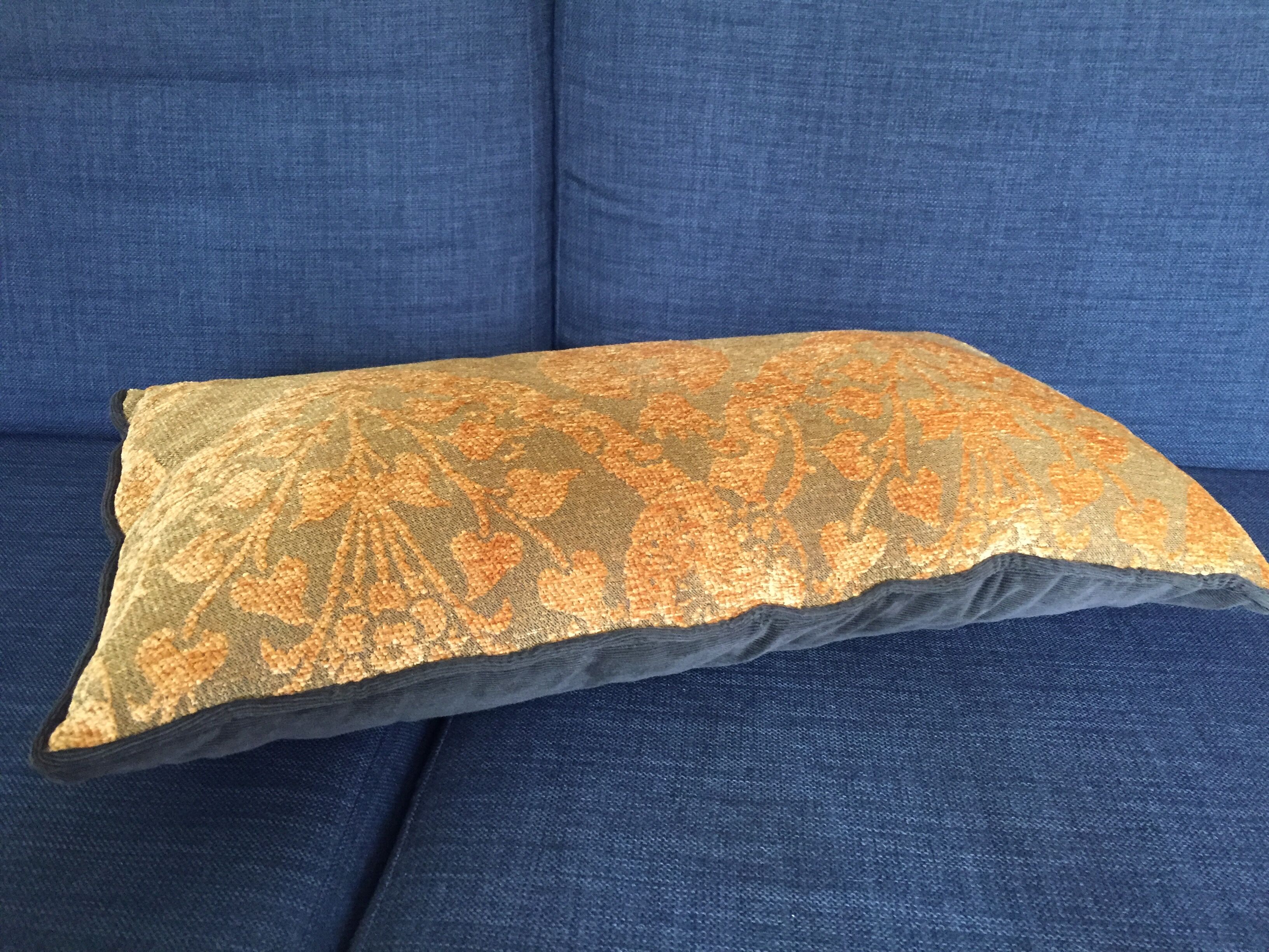 Decorative pillow case in brocade with ottoman turkish 16th century motifs