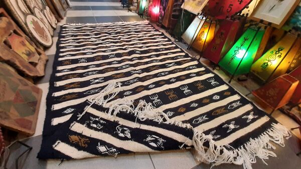 tapis kilim noir et blanc rayé, tapis marocain 150/90cm