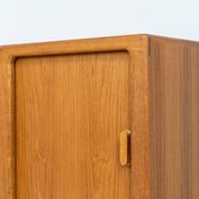 Cabinet avec porte tambour par CFC Silkeborg