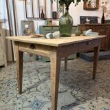 Farm table with 2 drawers