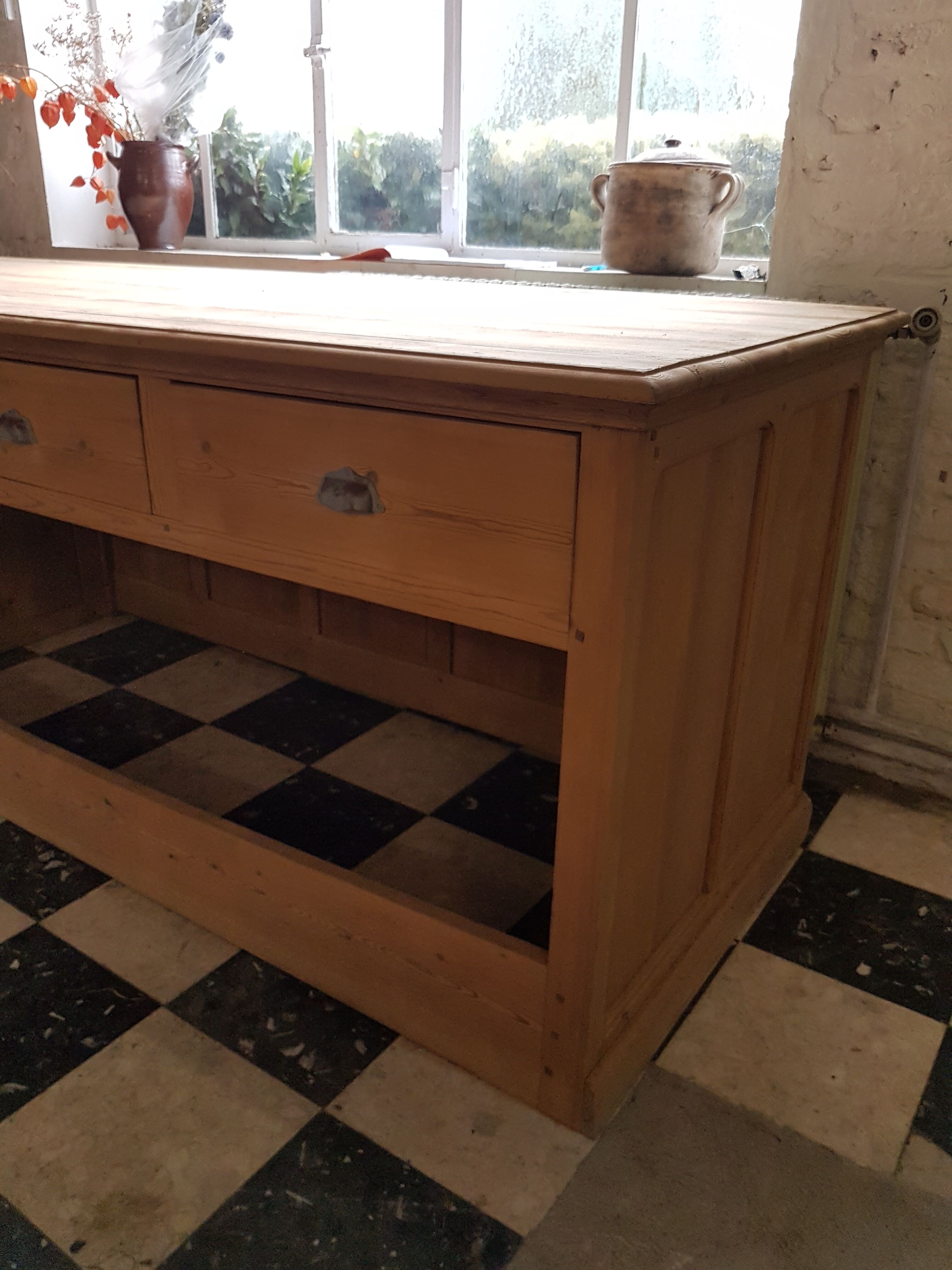 Former industrial trade counter