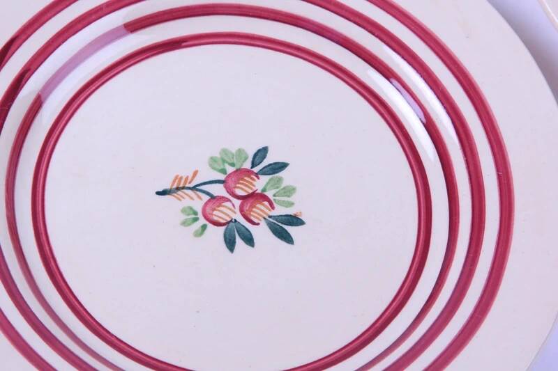 Set of 6 small antique Gien plates