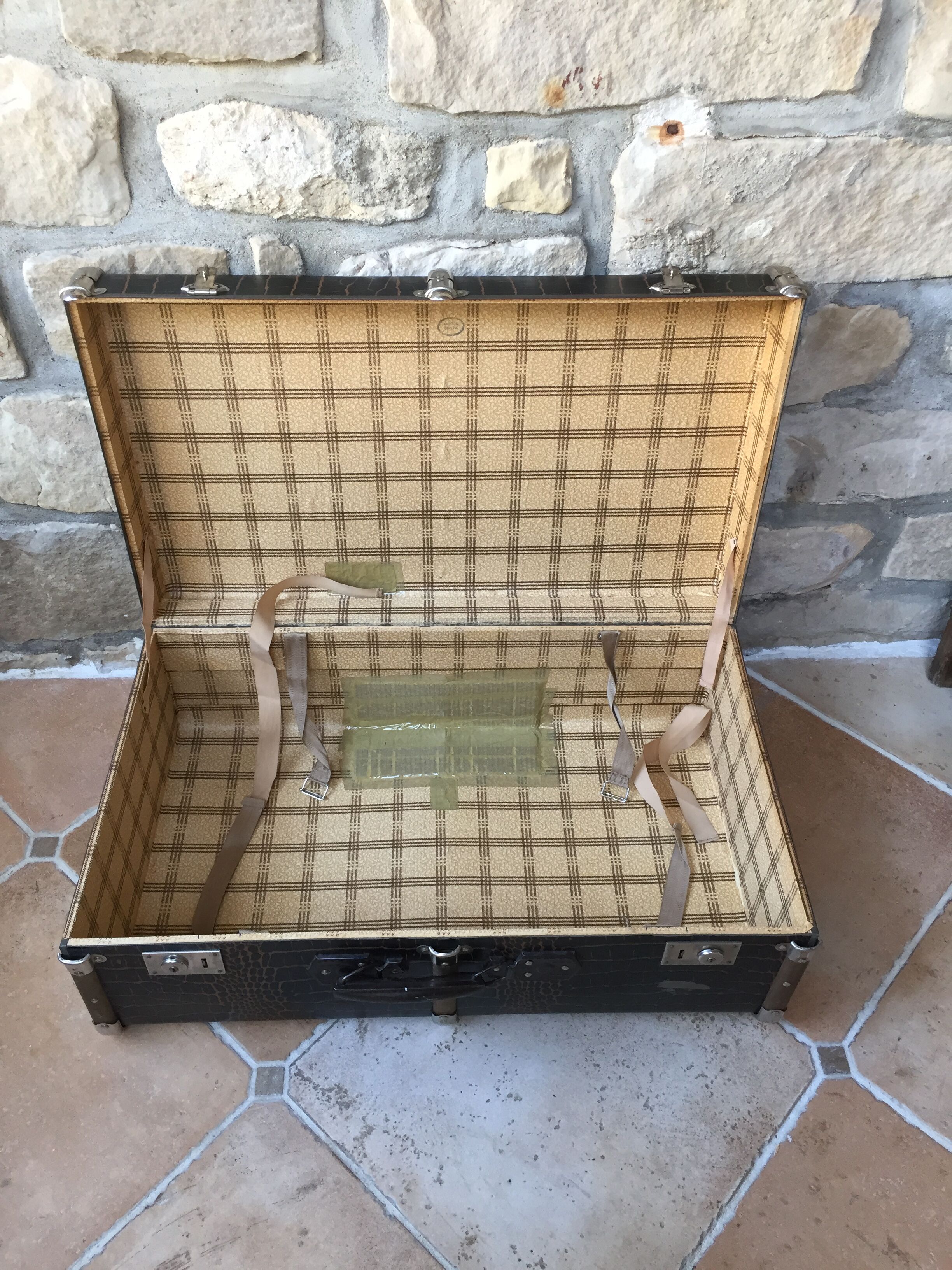 Large suitcase 50s