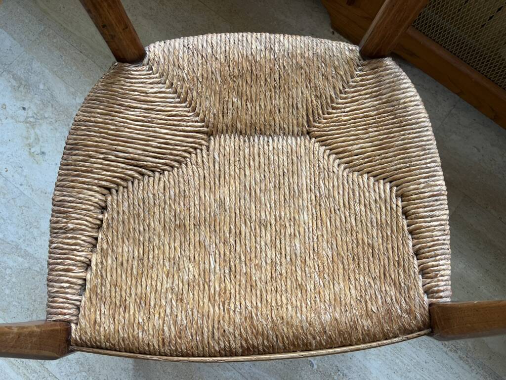 Fauteuil rustique en bois et paille