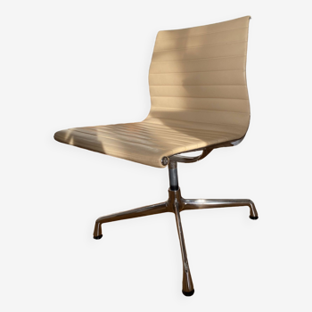 Chaises de bureau Vitra Eames en aluminium et cuir