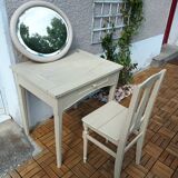 White vintage table with chair and mirror