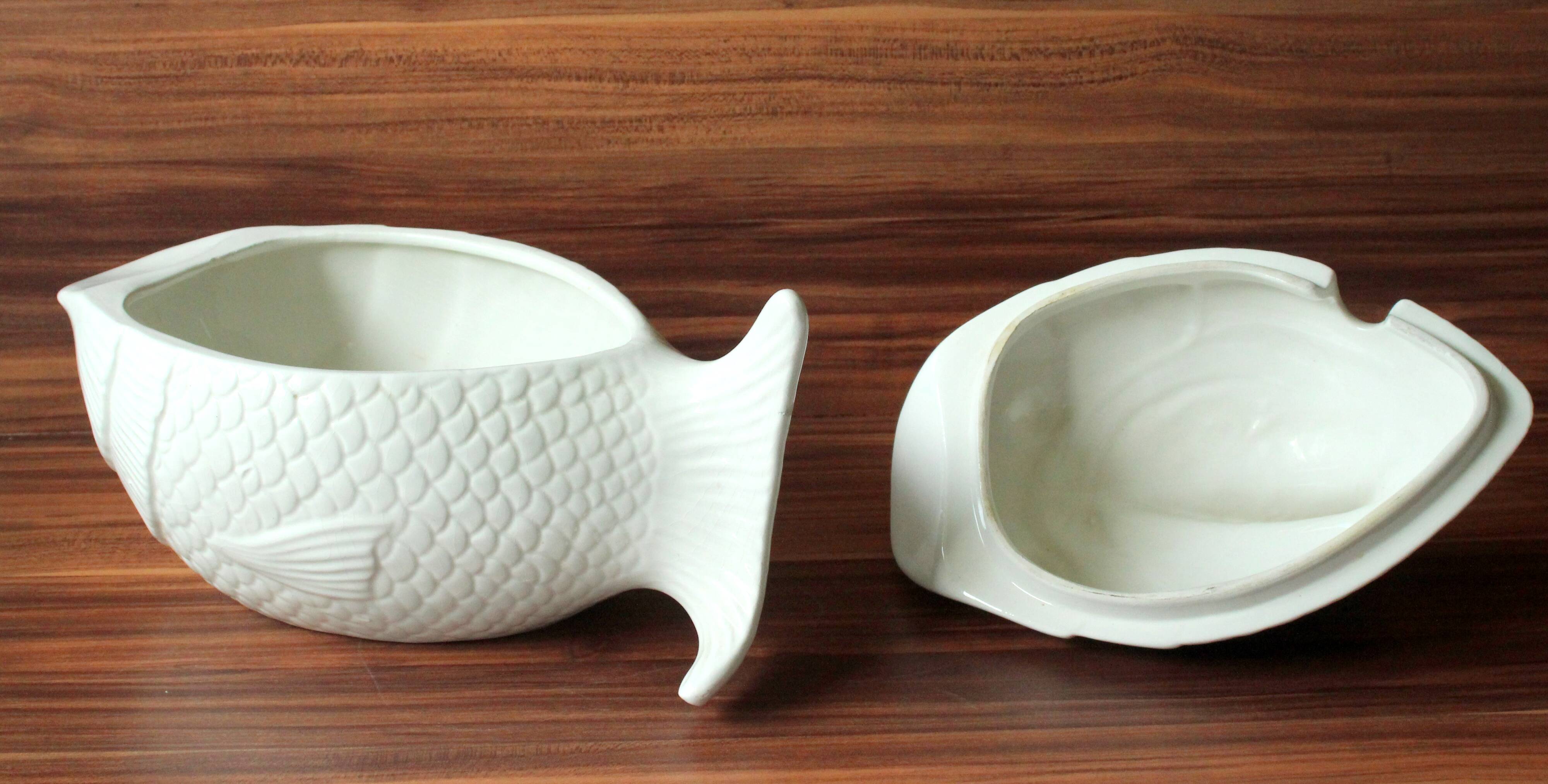 Large white fish shaped ceramic terrine - tureen with lid - Vintage