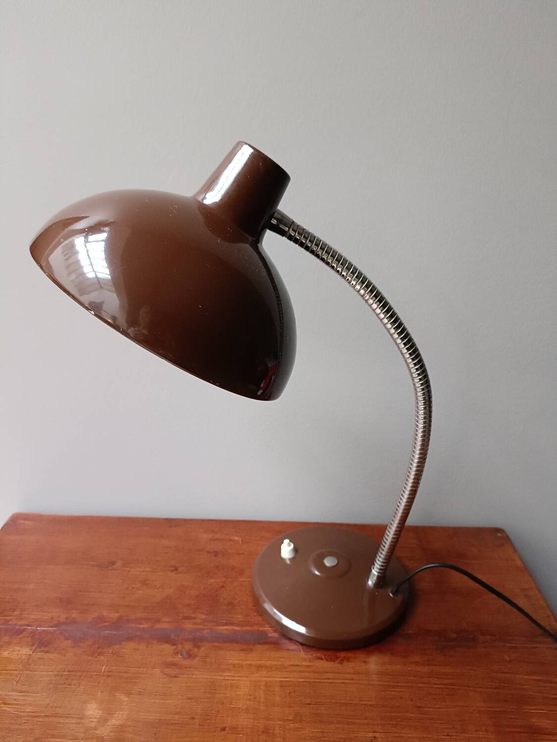 Flexible vintage chocolate lamp