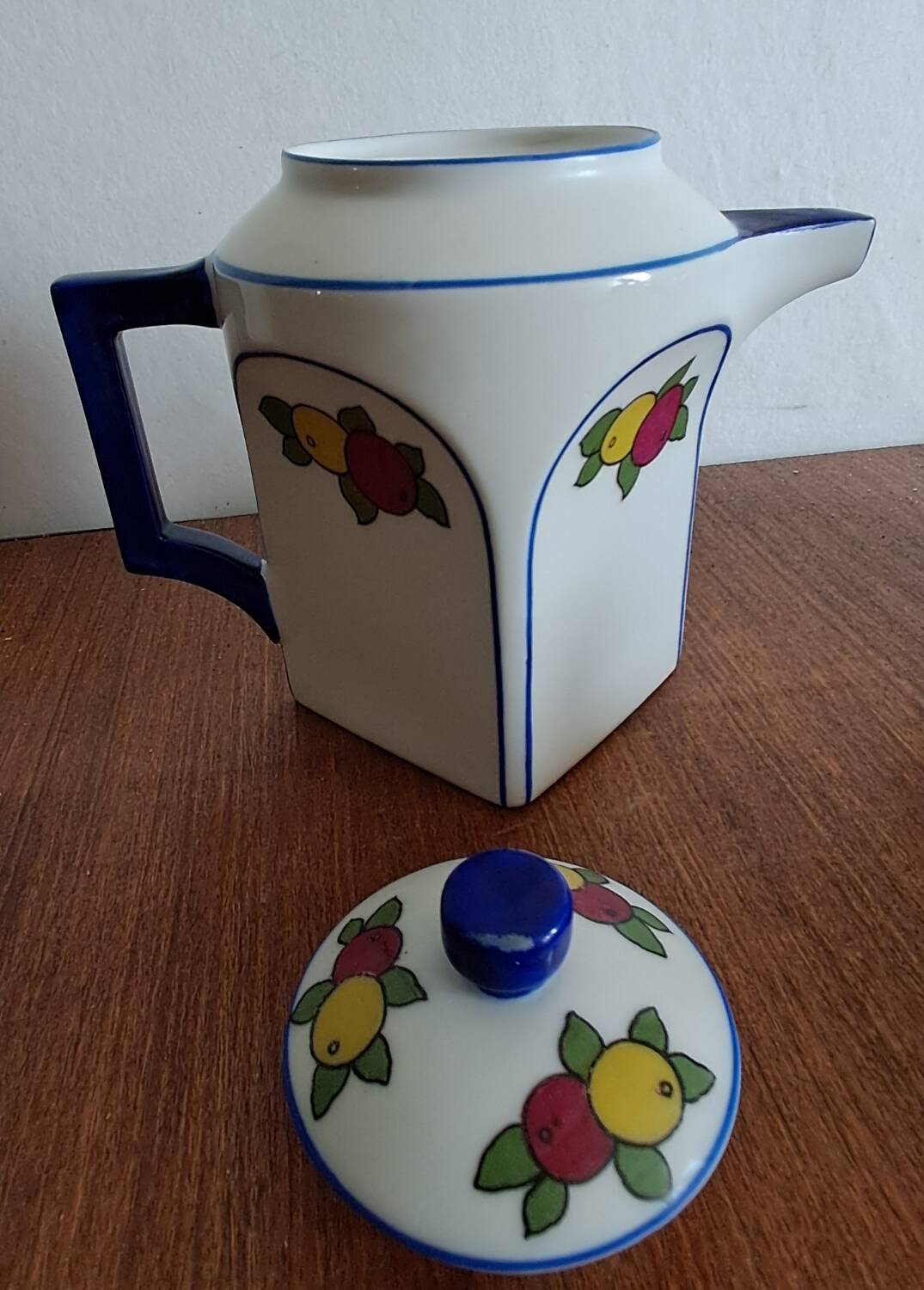Coffee service in porcelain A. Lanternier & Co Limoges. 1960s.